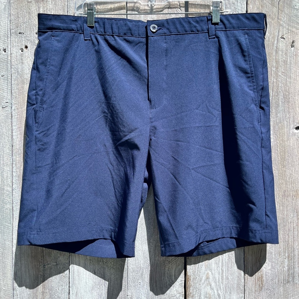 Izod Golf Men's Size 40 Solid‎ Blue Flat Front Navy Blue Golf Shorts